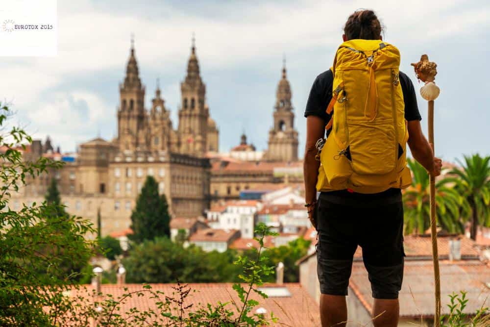 hombre mirando santiago